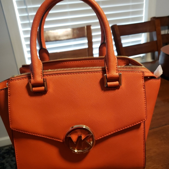 Michael kors handbags cross body - Picture 7 of 11